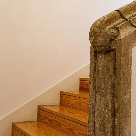 Design And Charming Tailor Made Duplex In Bica Lisboa