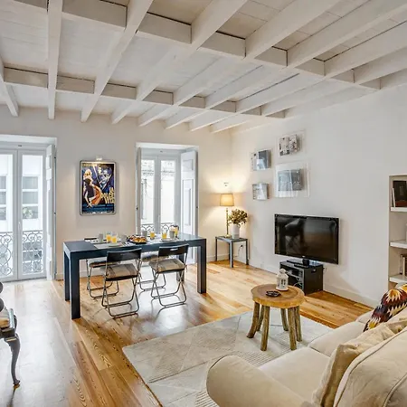 Design And Charming Tailor Made Duplex In Bica شقة