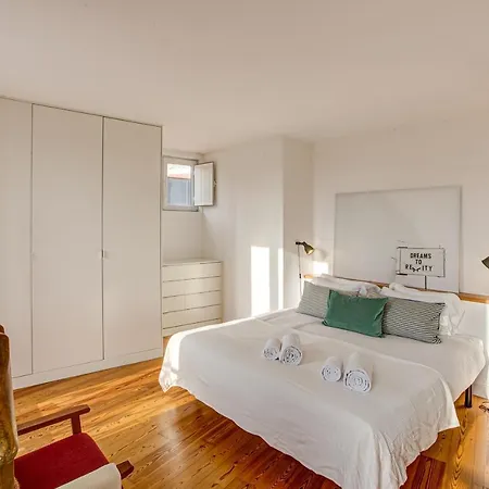 Design And Charming Tailor Made Duplex In Bica * Lisbona