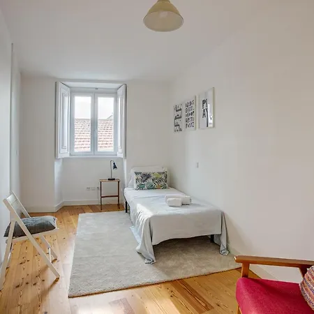 Appartamento Design And Charming Tailor Made Duplex In Bica Lisbona