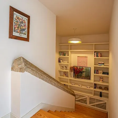 Appartamento Design And Charming Tailor Made Duplex In Bica Lisbona