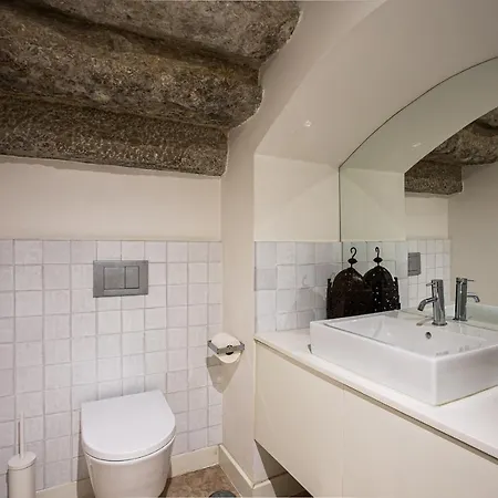 Design And Charming Tailor Made Duplex In Bica Appartamento *