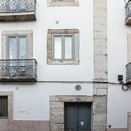 Design And Charming Tailor Made Duplex In Bica Appartamento Lisbona