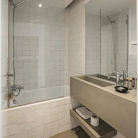 Apartamento Design And Charming Tailor Made Duplex In Bica *